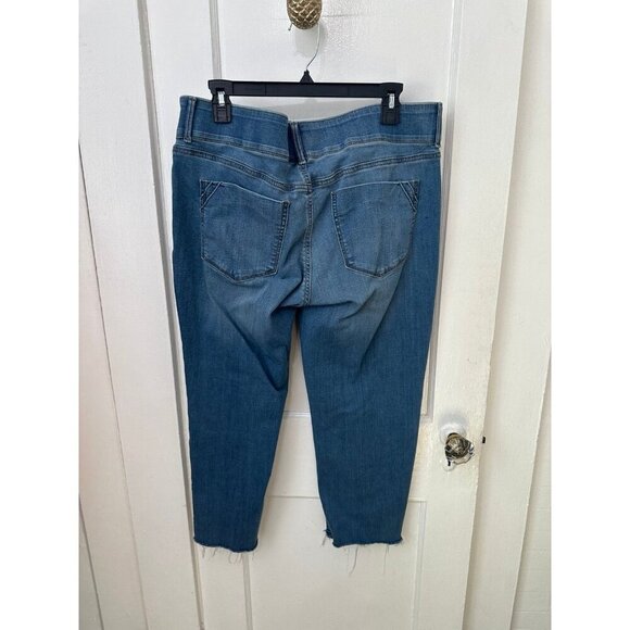 Apt 9 women’s size 16, dark blue jeans - Picture 7 of 9